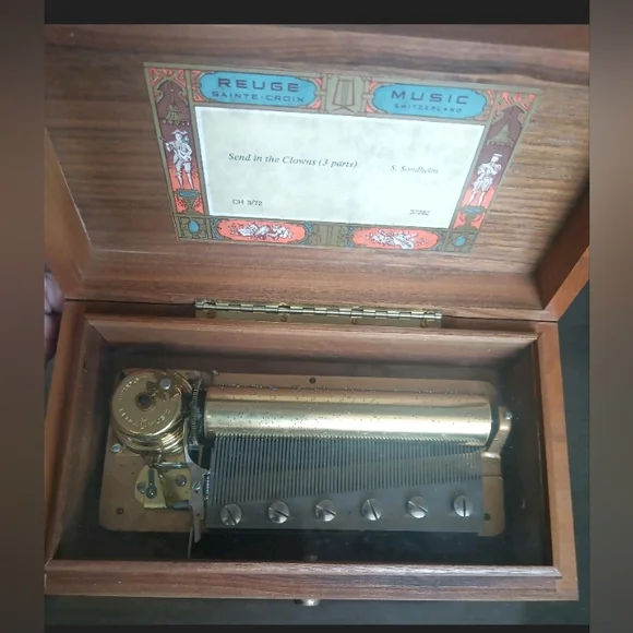 Reuge Wooden Music Box - Picture 9 of 9